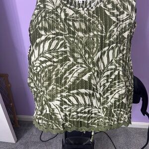 Kathy Ireland Women’s 2-piece Olive Green Textured Top and Pants